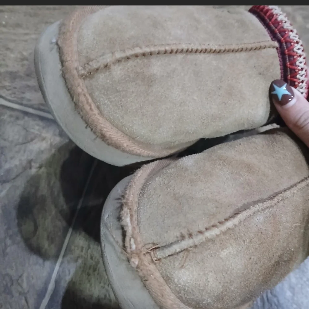UGG Women’s Tasman Slip-On Shearling Clog in Chestnut with Red Trim